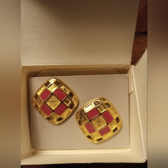 Avon Jewelry - 1989 gold plated pierced earrings named pretty plaid with surgical steel posts